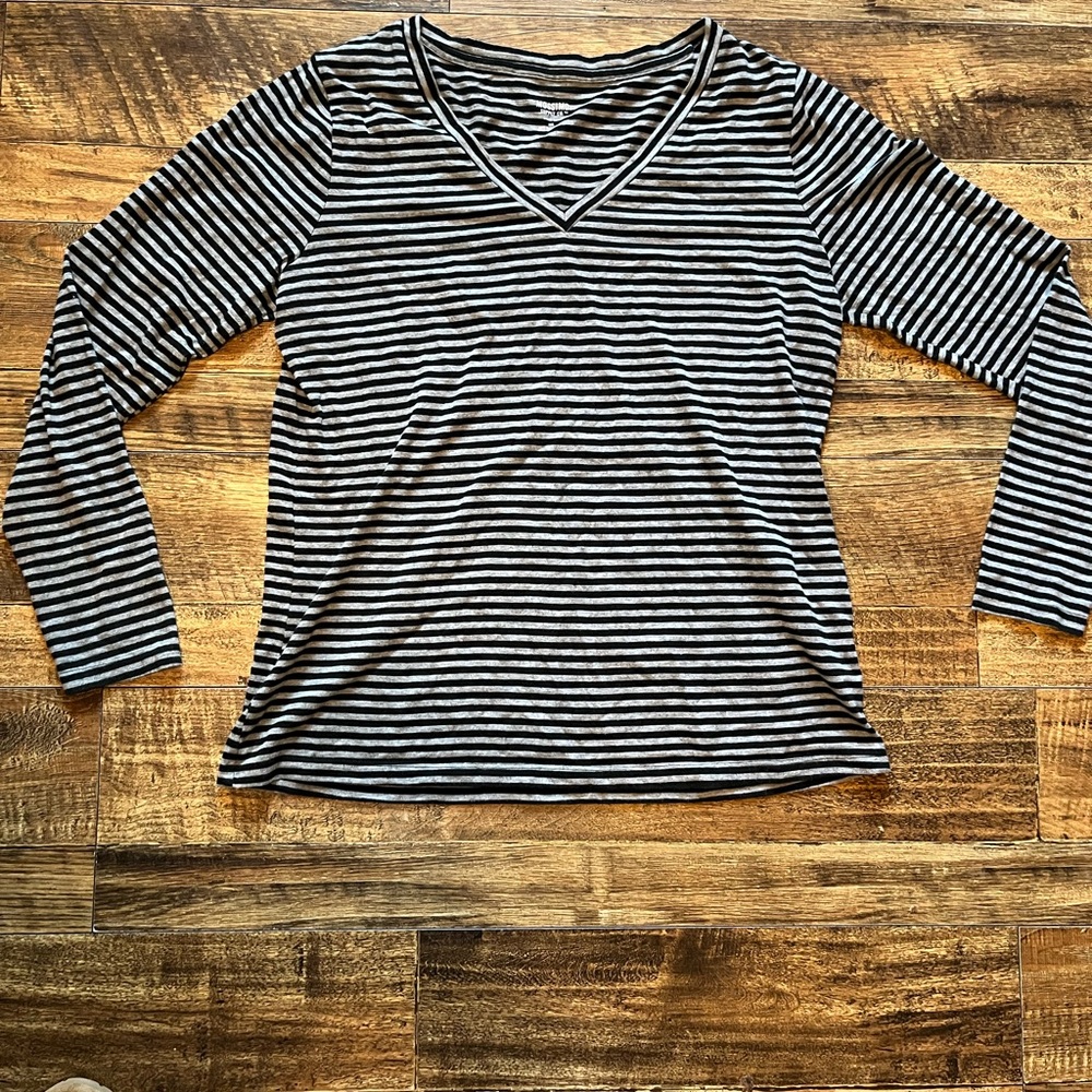 Mossimo Supply Co. Black and White Striped V-Neck Long Sleeve Top
